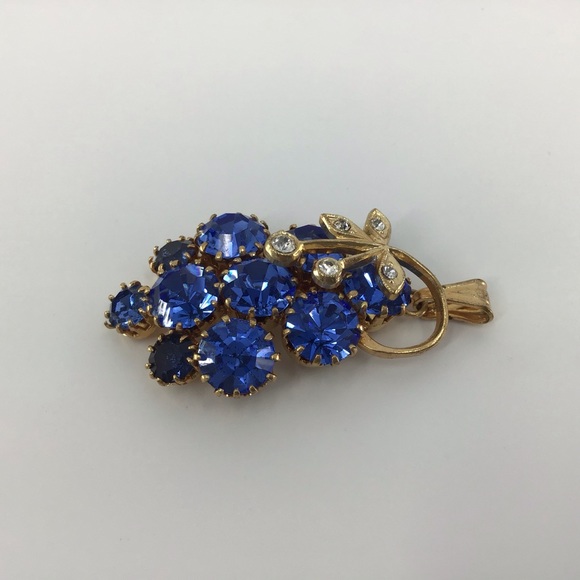 Vintage Blue Rhinestone Grape Pendant - Picture 2 of 8